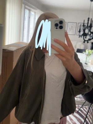 Grön Zara jacka - !INTRESSEKOLL! 