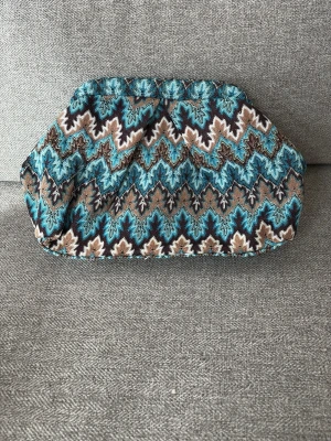 Missioni clutch - Jätte fin beck söndergaard liknande 🩵🩵🩵köpy utomlands! 