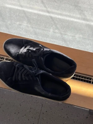 Svarta sneakers från Vagabond - Säljer ett par feta vagabonds som har legat på hyllan ett tag. Dem är knappt använda. Pris kan diskuteras!🙌🤗