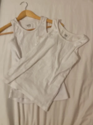 2st lager 157 linnen 🫶🏻 - Säljer 2st linnen från Lager 157 i storlek 140 men passar mig som har 164 💗 funkar till allt men är jätte skön att ha på sommaren 💕💕