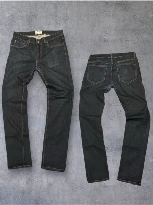 Selvedge jeans från Acne Studios - Perfekt för dig som letar efter ett par selvedge som du kan customiza själv