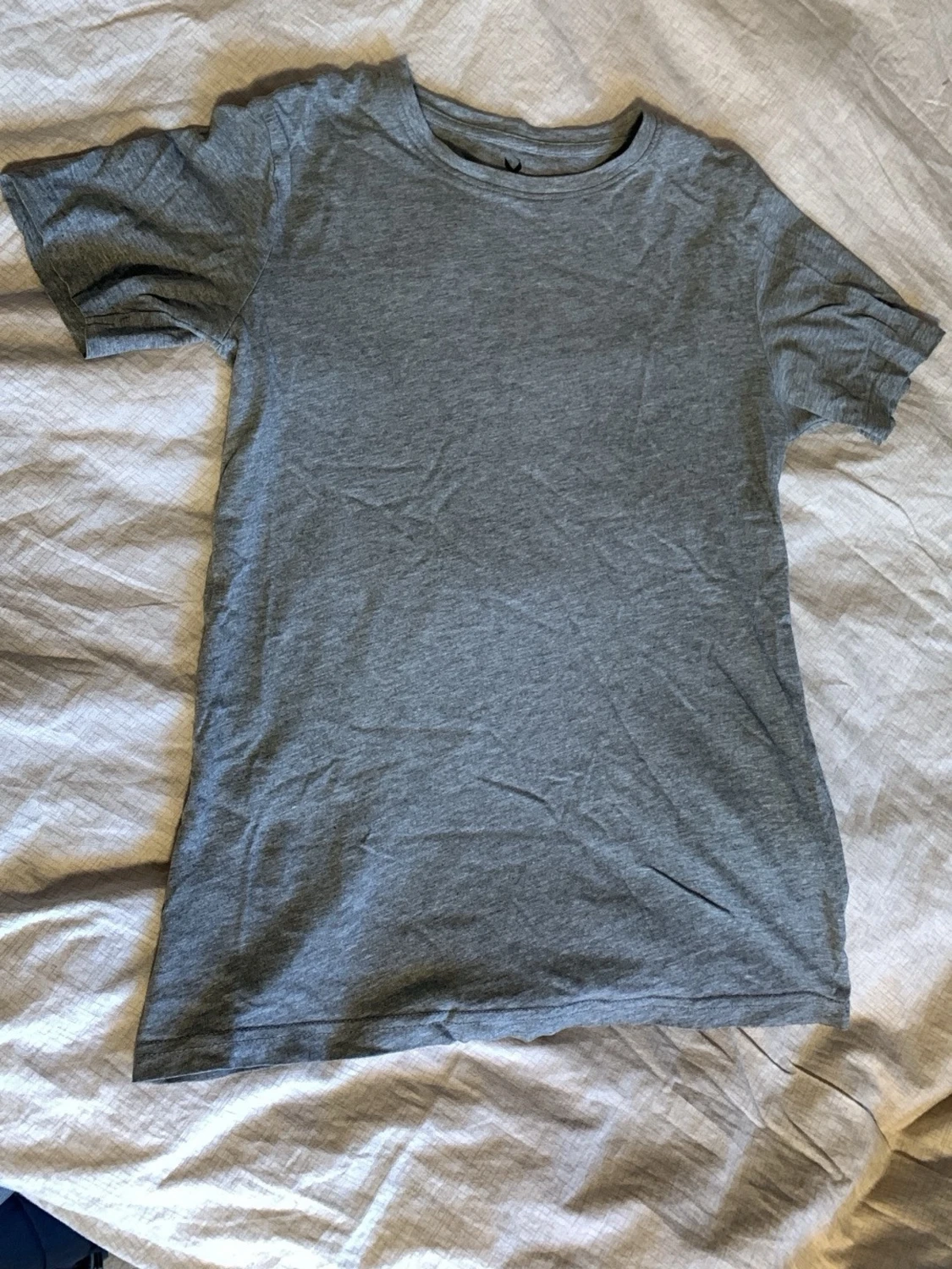 Grå basic t-shirt i bomull - 2