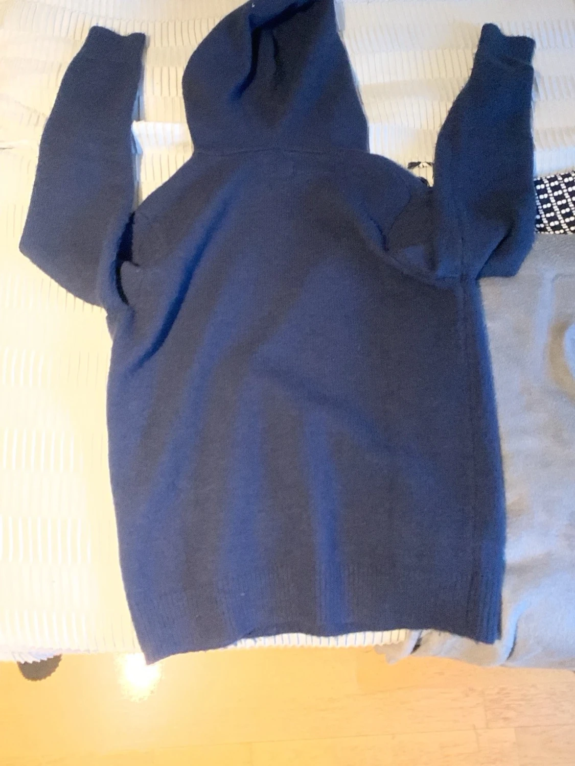 Mörkblå hoodie från Pier One - 2