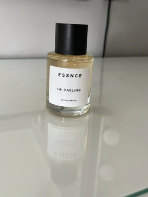 ESSNCE Oh Darling Eau de Parfum - Toppnoter- hallon, citron och neroli hjärtnoter- ros basnoter - vanilj, mysk och amber wood