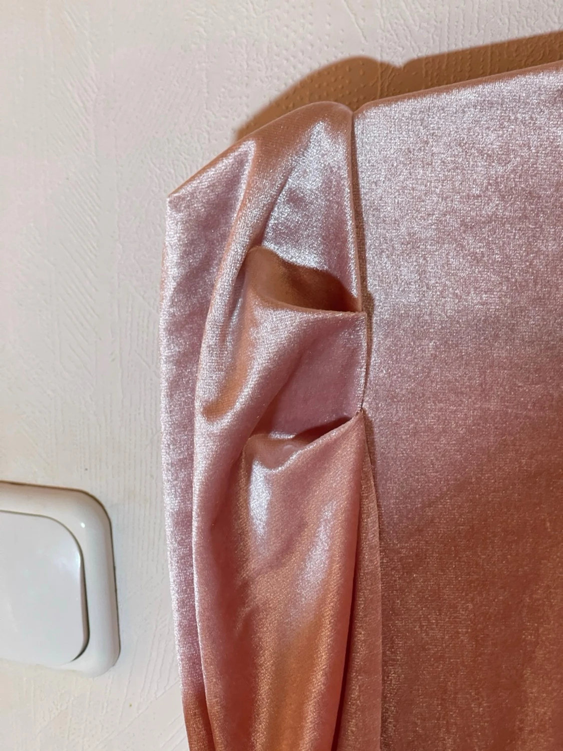 Rosa sammetsklänning med fuskpäls - 1