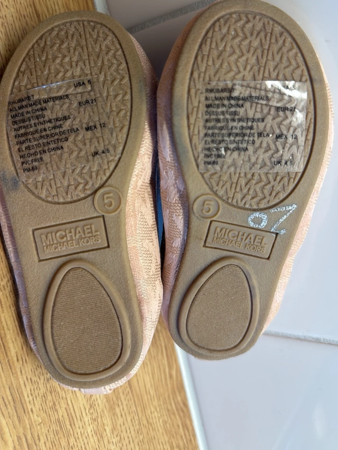 Rosa ballerinaskor från Michael Kors storlek 21  - 3