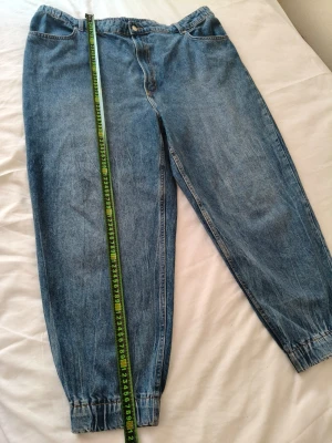 Ny jeans byxa  - Ny oanvänd,stor i storlek 