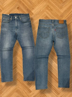 Vintage jeans Levi’s jeans Levi’s jeans 32/32 - Midjemått - 40cm Totallängd - 100,5cm Benöppning- 17,5cm Måtten är en grov mätning, fel kan uppstå!