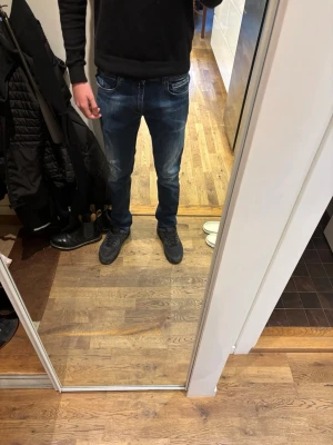 Replay grover  - Sköna replay grover jeans i färgern blå w31 L32