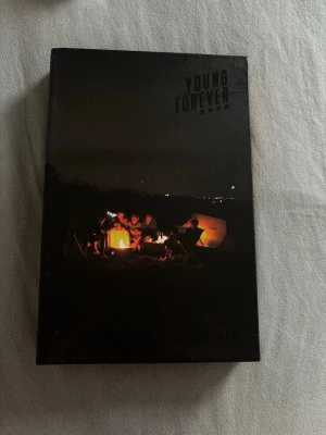 BTS album  - Young forever album med poster, två cd-skivor, och concept album. Mycket bra skick! 