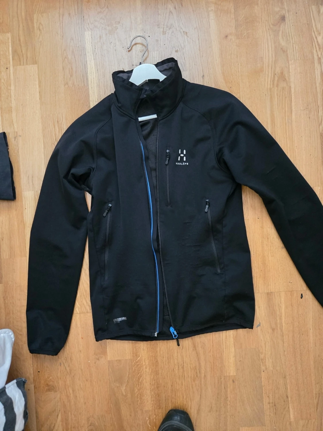 Svart helzip tröjs från Haglöfs - 1