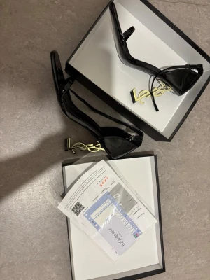 YSL KLACKAR helt nya  - Aldrig använda storlek 40 