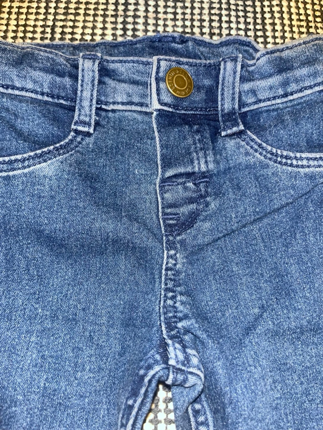 Mörkblå jeans med uppvikta ben - 1