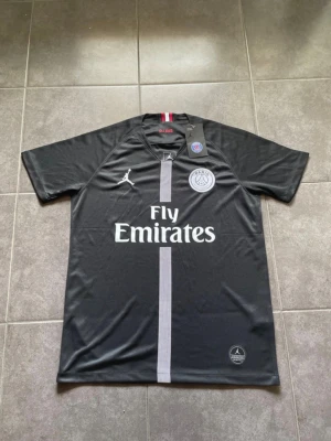 PSG-tröja - Perfekt inför sommaren 
