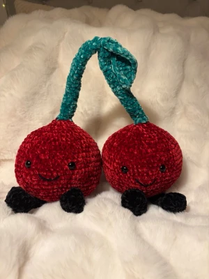 Virkade jellycat körsbär 🍒  - Super söta virkade körsbär 🍒 