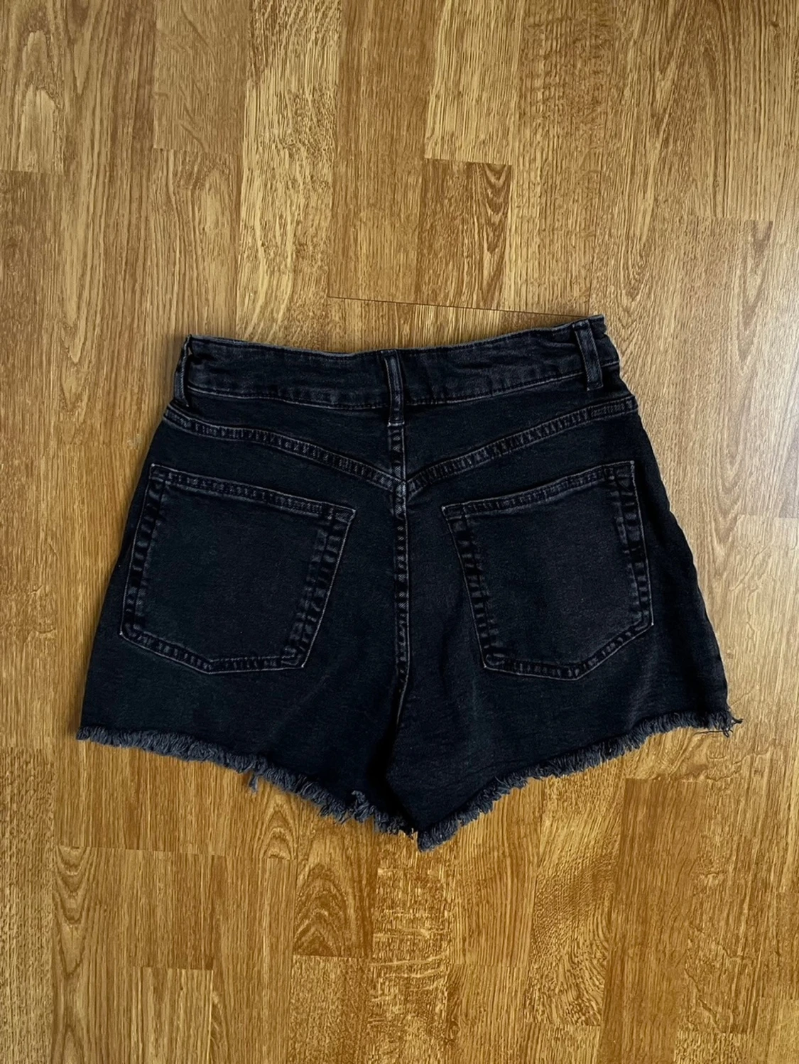 Svarta jeansshorts - 2