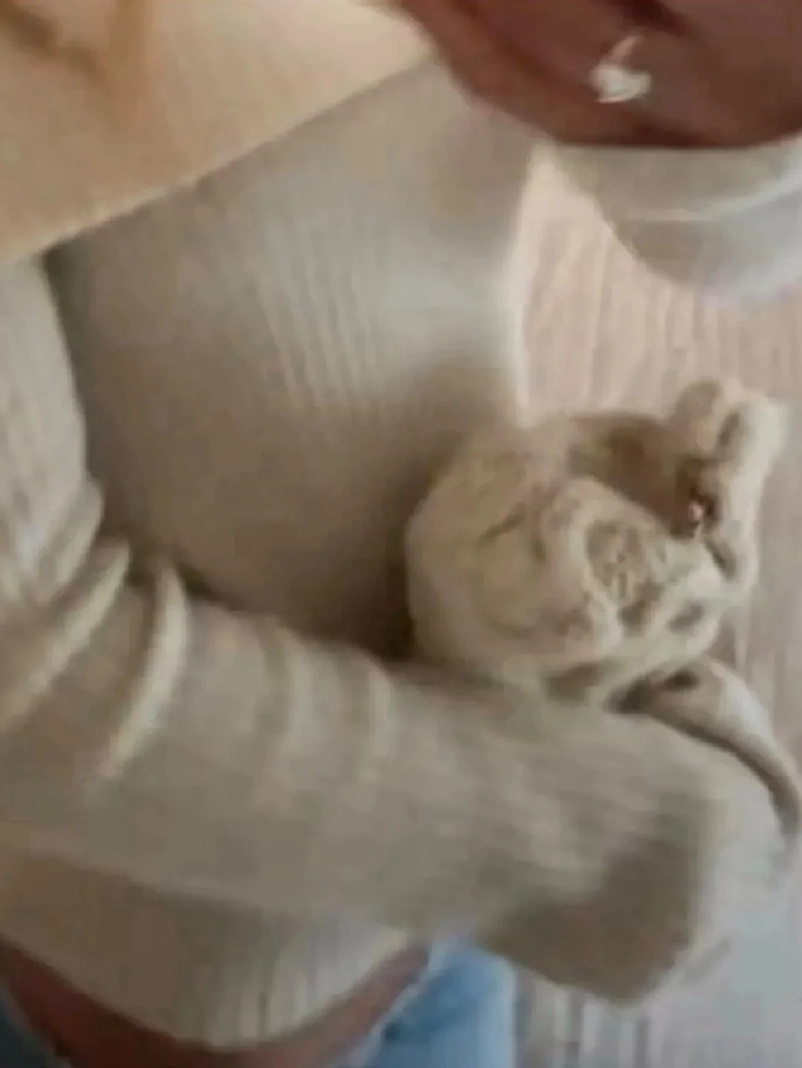 Beige stickad handväska🤍 - 1