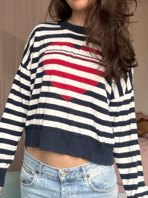 Tröja!  - Snygg tröja med hjärta! ❤️