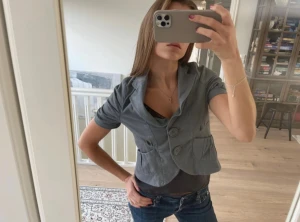 Kortärmad kavaj - Jättefin kortärmad kavaj/bokero. Storlek 38 men skulle säga att den passar som en XS/S