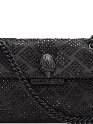 Svart axelremsväska från Kurt Geiger  - Snygg svart handväska från Kurt Geiger med kedjerem. Väskan är täckt av svarta glittrande stenar i ett rutmönster. Perfekt för dig som vill sticka ut med en lyxig accessoar.