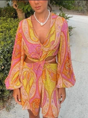 Zara klänning - Jättefin klänning💞lappen kvar 