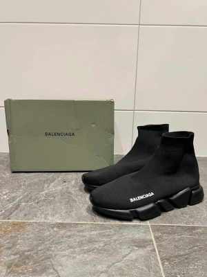 Balenciaga Skor - Tja! Säljer nu mina super snygga Balenciaga skor. Skorna säljs då dem inte kommer till användning och har endast använts en gång. Hör av er privat vid minsta lilla fundering!