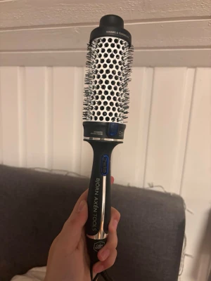 Björn Axén Tools värmeborste - Värmeborste från Björn Axén! Storlek 45 mm. Säljer då den inte kommer till användning. 
