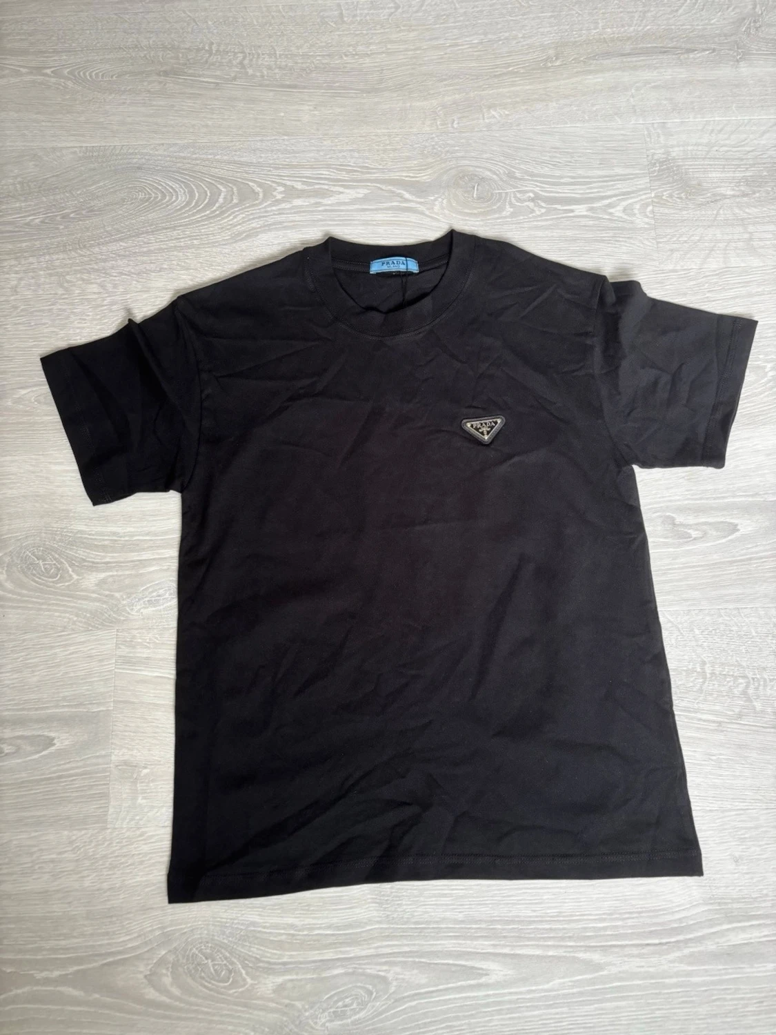 Svart t-shirt från Prada