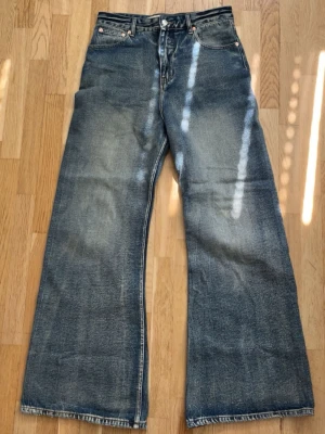 Flared Maison Margiela jeans - Flared MM6 jeans, längd runt 110 cm, skriv för intresse o mer exakta mått