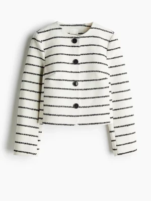 Randig kappa  - Säljer min jättefina randiga kappa från h&m, perfekt nu till våren 🥰 den är använd fåtal gånger och har inga defekter. Storlek XL men sitter som en xs/s då dessa kappor är små i storleken. Skriv för egna bilder 🍉