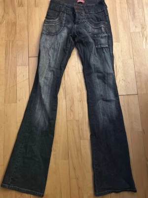DTN Jeans  - Utsvänga jeans från DTN, storleken är W34 L36
