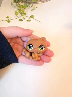 littlest pet shop - Littlest pet shop tvättbjörn authentisk Finns fler i min profil för bundle. Följ gärna för att se fler jag lägger upp