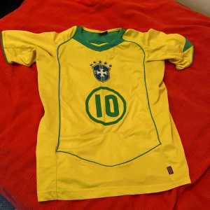 Brasilien ronaldhino tröja - Bra skick knappt använd, Storlek S Pris kan diskuteras