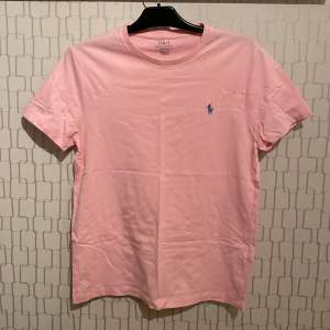 Felfri Ralph lauren T-shirt i mysig rosa färg