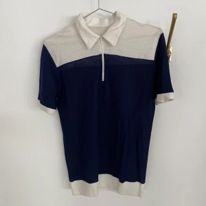 Mesh pikétröja - Otrolig mesh pikétröja. Säljer pga för liten. Gott skick.