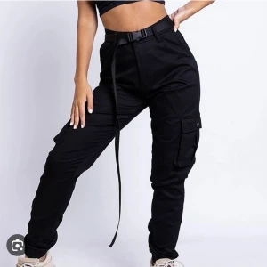 Cargopants  - Cargopants från Madlady, den gamla modellen, dom är aldrig använda och lappen sitter kvar, storlek xs