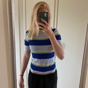 Topp från Samøe Samsøe - Stickad topp från Samøe Samsøe I gott skick.  