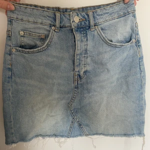 Jeanskjol - Jeanskjol från Ginatricot, använd fåtal gånger.