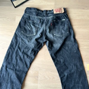 Levis 501  - Svarta Levis 501 i storlek w31 l 32