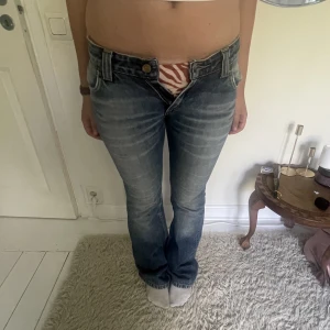 Lågmidjade jeans - Snyggaste lågmidjade jeansen från Lee Jeans som tyvärr är för små för mig.  ❤️