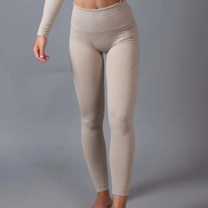 Tights - Beige ribbed seamless tights från Aimn, använda en gång, strl xs, nypris 599kr, mitt pris 240kr + frakt🧡