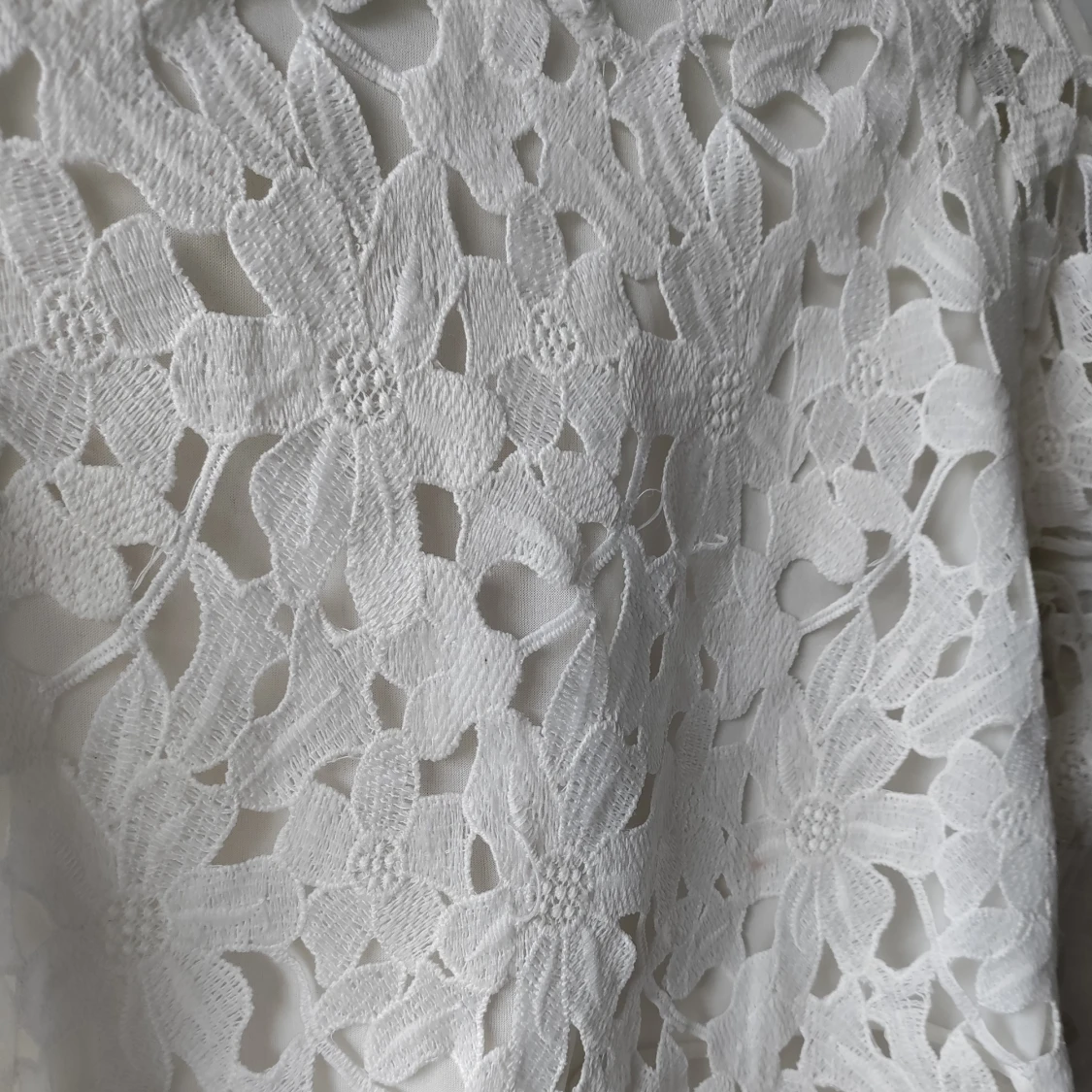 Vit blommig blus - 90