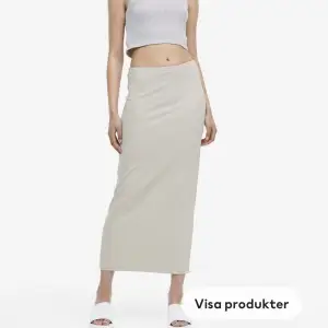 Beige/vit kjol ifrån hm, använd fåtal gånger. Storlek S 💕