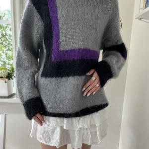 Mysig stickad mohairtröja - Så fin grå stickad tröja!