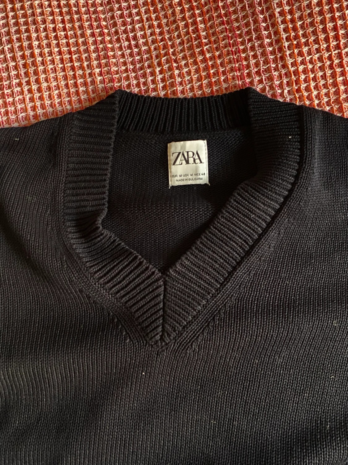 Stickad V-ringad tröja - 90