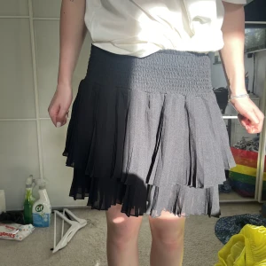 Kjol - Svart kjol köpt på kids brand store 