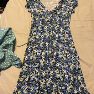 Klänning  - Bra skick 