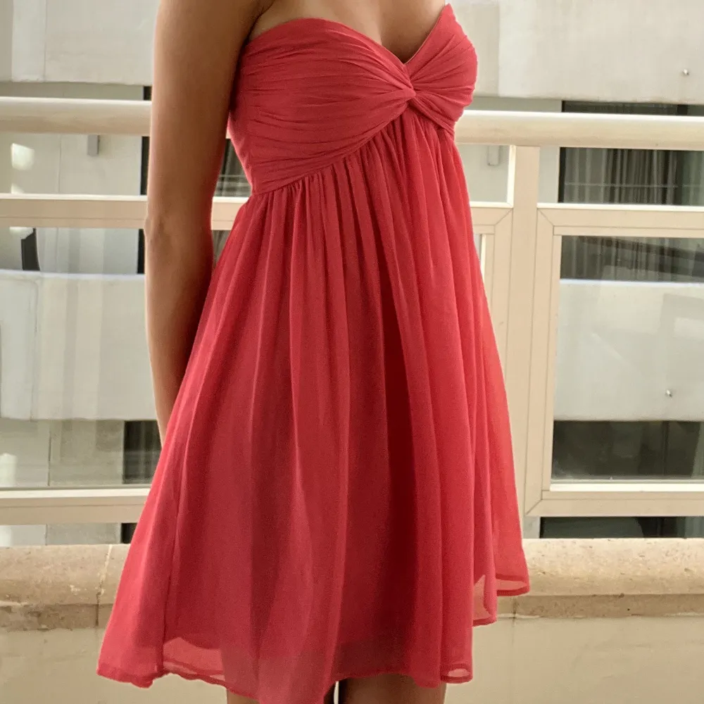Så fin rosa/korall färgad klänning!. Klänningar.
