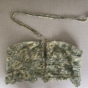 Croptop från zara  - Grön superfin Croptop 