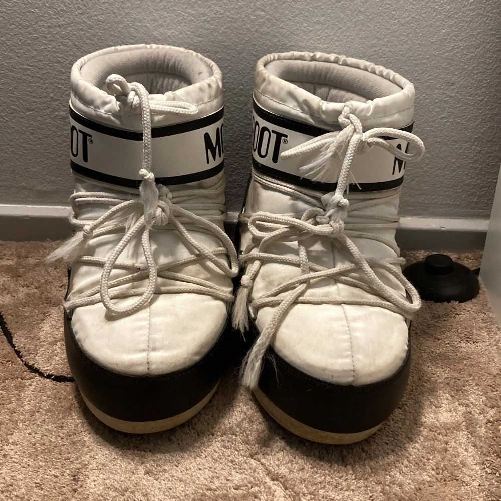 Vit Moon boots (fri frakt) | Plick Second Hand